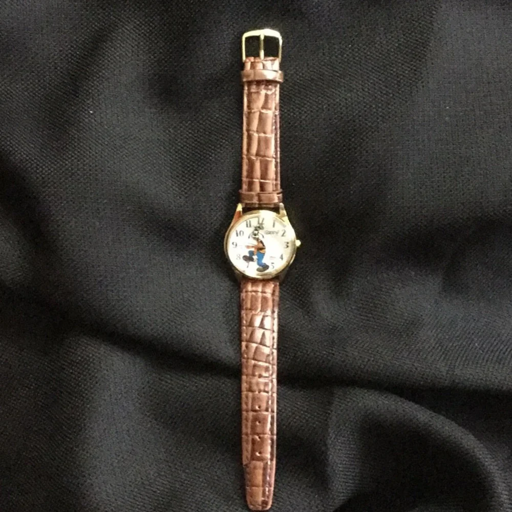 WDW park Rare Authentic Walt Disney World quartz - Picture 5 of 6
